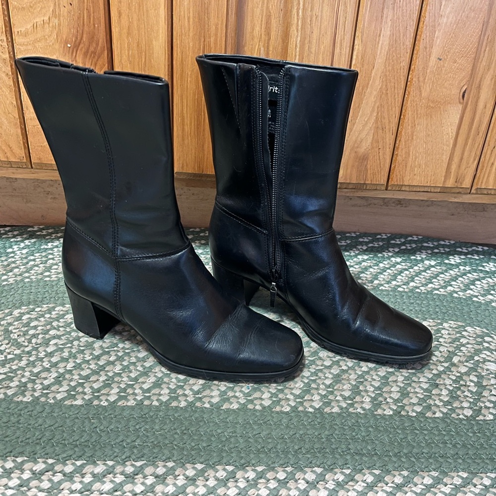 Easy Spirit Women’s Black Heeled Boots size 7 1/2